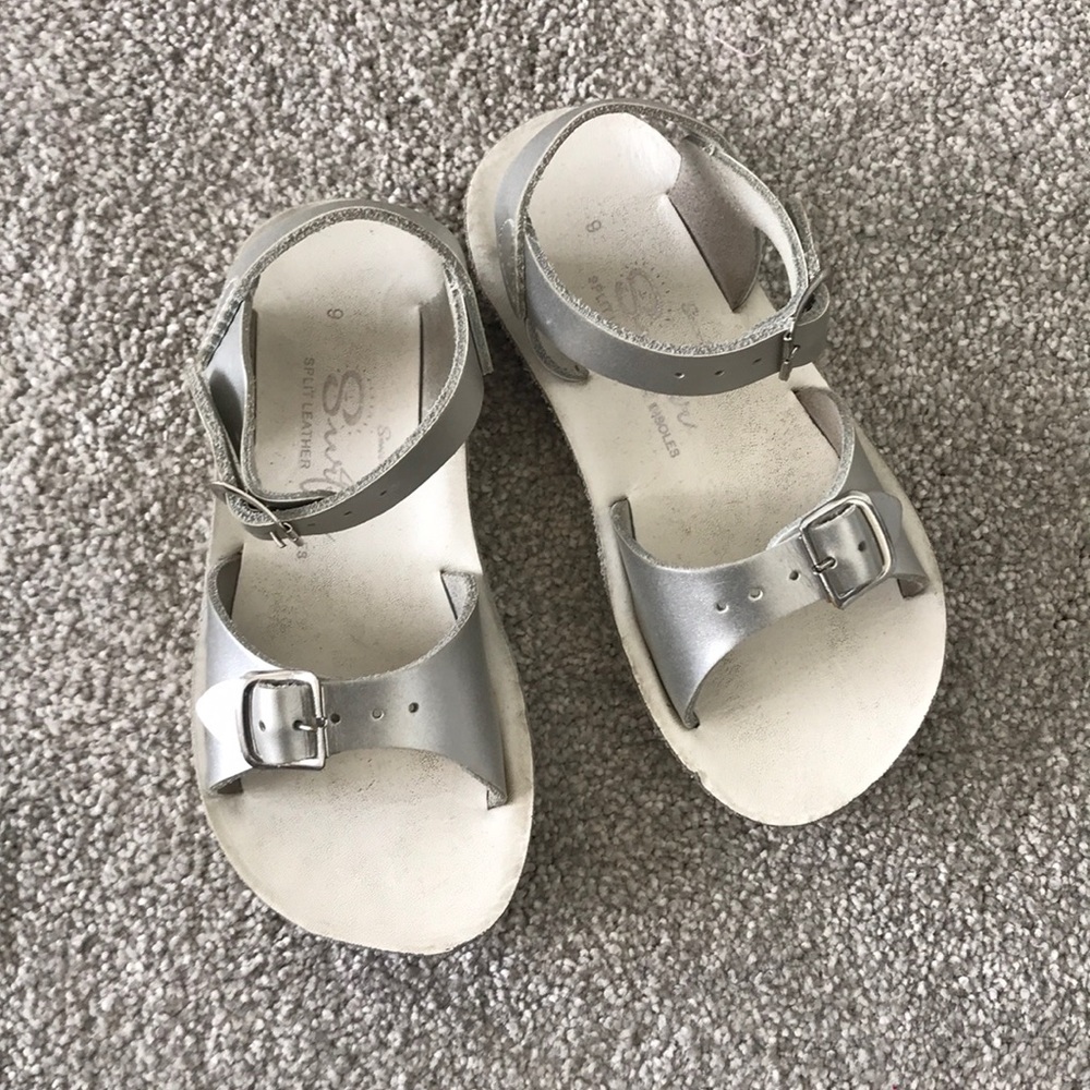 Silver Saltwater Sandals Size 9